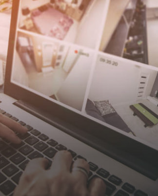 テレワークで別室から見守り